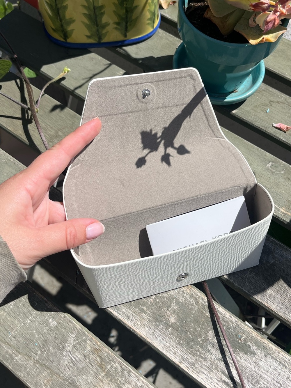 Michael Kors - NWT White Textured Sunglasses Case - Picture 3 of 5